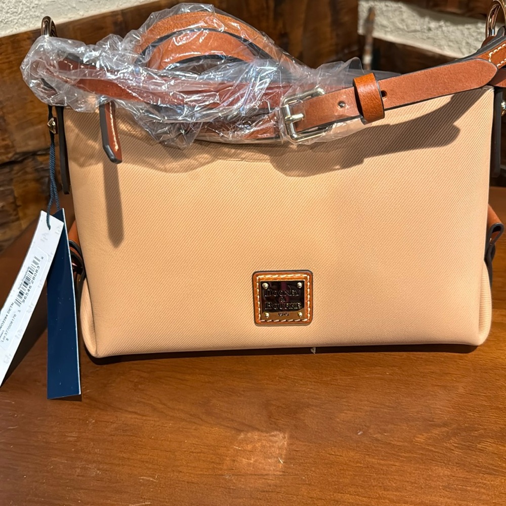 Dooney &Bourke
